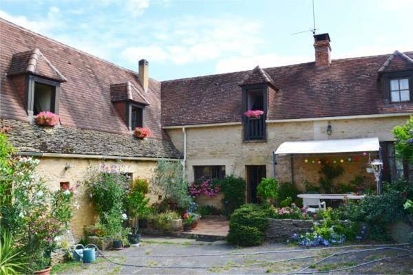 Two Connecting Double Rooms in Marcillac-Saint-Quentin, Périgord Noir