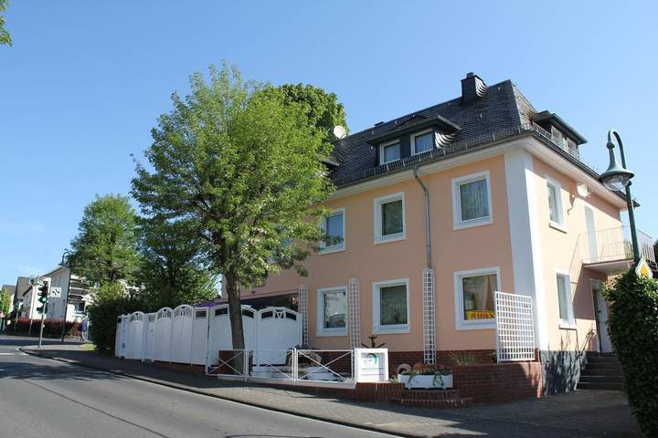 Ferienhaus für 14 Personen, mit Garten und Balkon in Daun