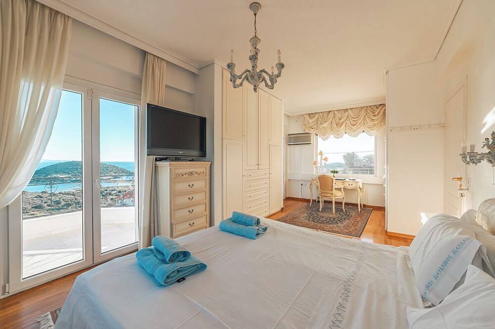 George Sea view Villa for an unforgettable, relaxing, private vacation. in Anavyssos, Regionalbezirk Ostattika