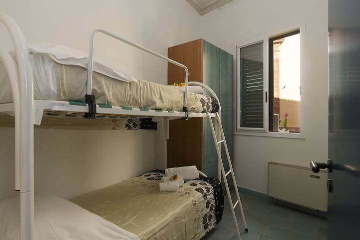 Ferienwohnung für 4 Personen, mit Balkon in Marina di Ragusa - 3