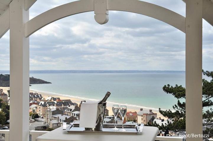 Location de vacances pour 4 personnes, avec vue et balcon dans Office de Tourisme de Pleneuf Val Andre - 2