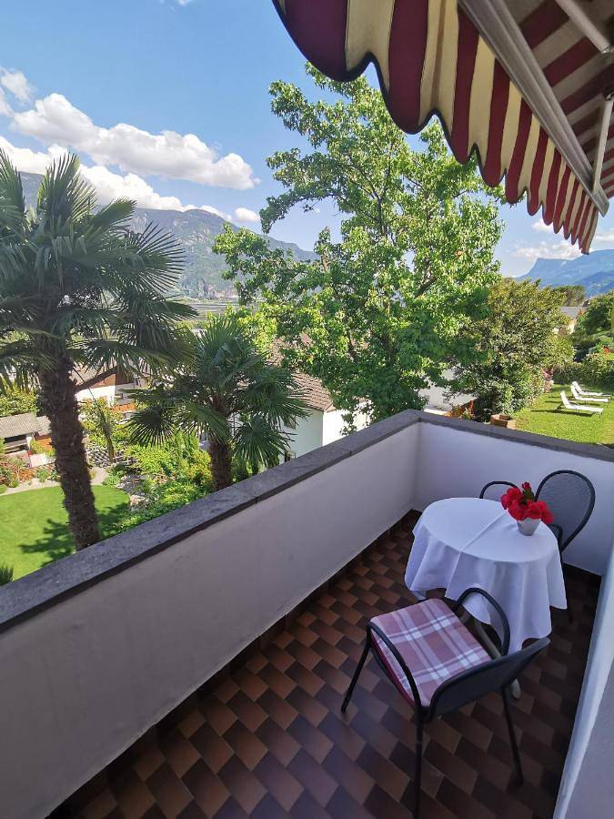 Hotel Eden Guesthouse in Marling, Massif de l'Ortles