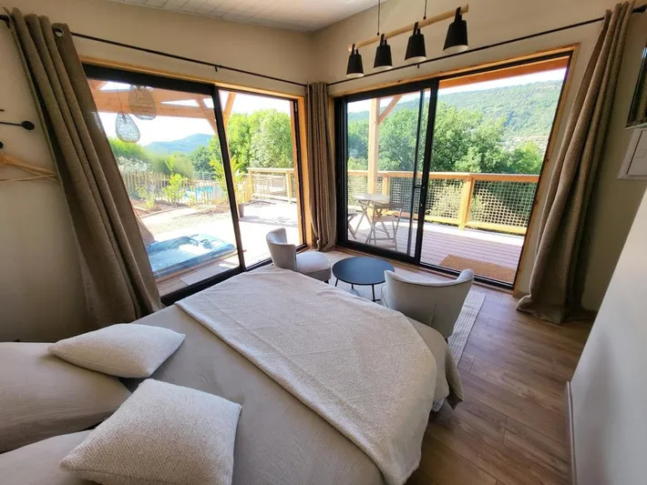 Chalet for 2 people, with pool and balcony as well as garden and hot tub - 1