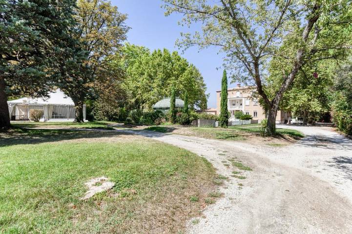 Hôtel pour 2 personnes, avec jardin à Gignac-la-Nerthe - 2