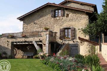 Gîte pour 4 personnes, avec jardin, animaux acceptés à Chirassimont