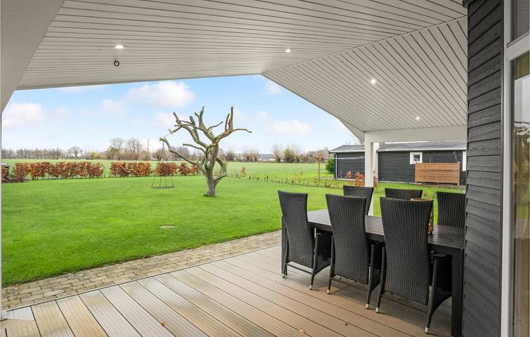 Ferienhaus für 6 Personen mit Terrasse in Strøby, Stevns und Umgebung