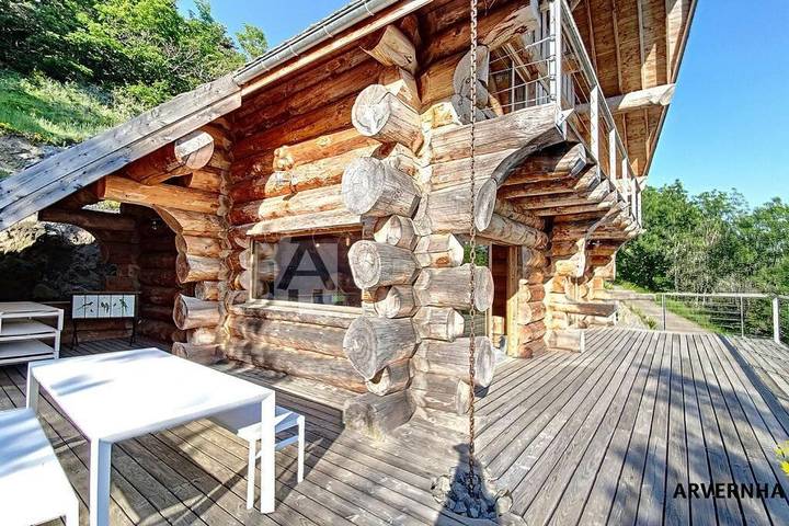 Chalet pour 4 personnes, avec terrasse ainsi que jardin et vue, animaux acceptés à Chambon-sur-Lac - 3