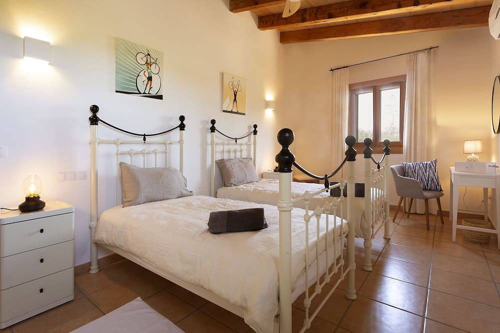 Exclusive villa within walking distance of Porto Petro and the enchanting Mondragó beach in Portopetro, Santanyí