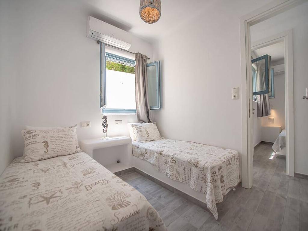 293102 - Casa Magnifica in Cyclades