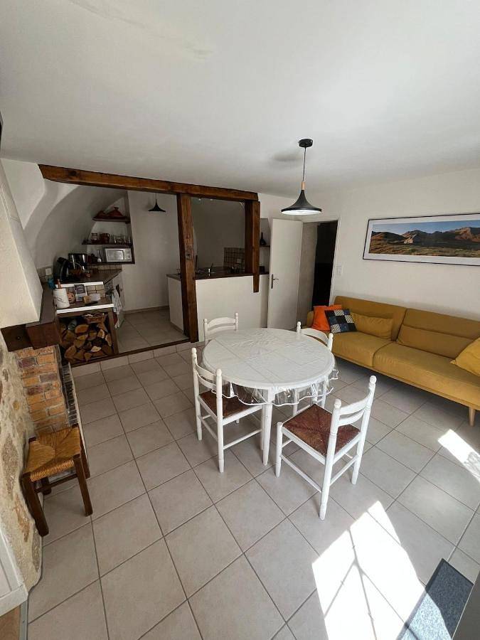 Gîte pour 5 personnes, avec jardin, animaux acceptés à Yronde-et-Buron