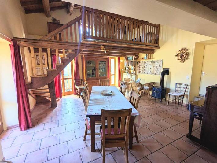 Gîte pour 10 personnes, avec sauna ainsi que balcon et vue à Fontan - 3