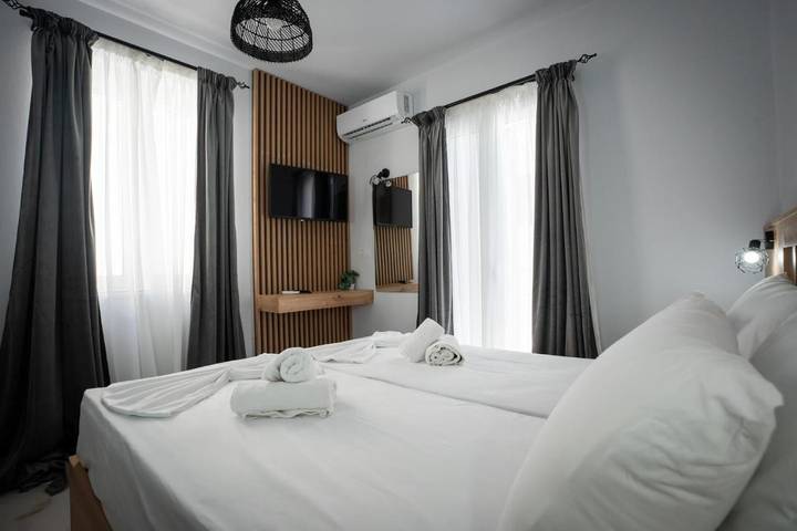 Villa für 6 Personen, mit Balkon und Whirlpool sowie Terrasse in Zakynthos Stadt