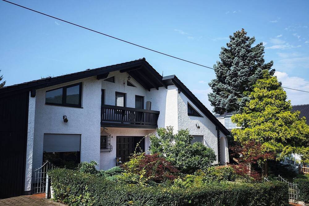 Ganze Wohnung, Villa Levilia zwischen Bamberg und der fränkischen Schweiz in Strullendorf, Landkreis Bamberg