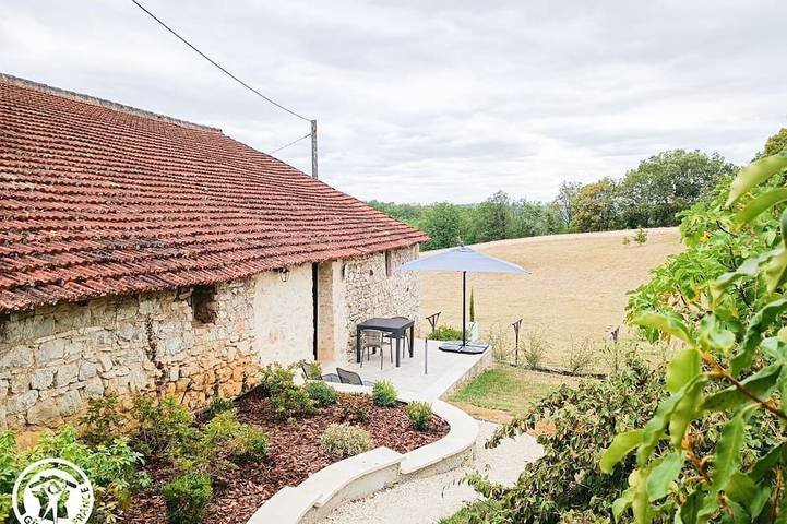 Location de vacances pour 2 personnes, avec Terrasse et Jardin à Esclauzels