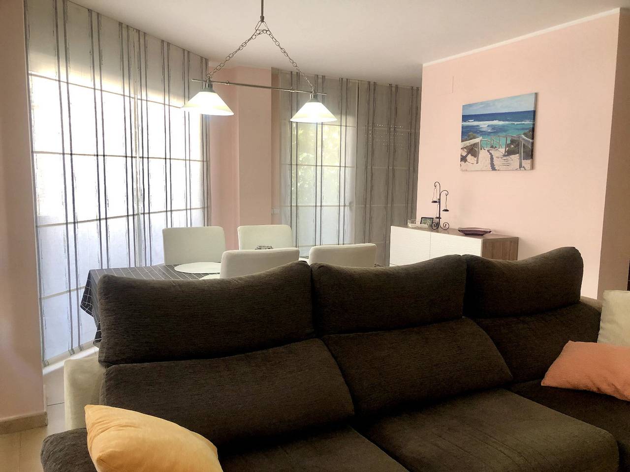 Entire apartment, Modern apartment in Calella for 4, Ac, Wi-Fi, parking, near beach in Calella, Costa del Maresme