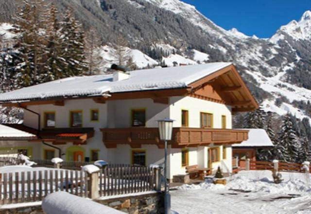Ganze Wohnung, Panoramablick Ferienwohnung Schiestl in Brandberg, Zillertaler Alpen
