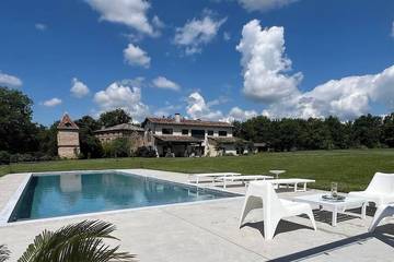 Gîte pour 9 personnes, avec jardin ainsi que sauna et jacuzzi à Coufouleux