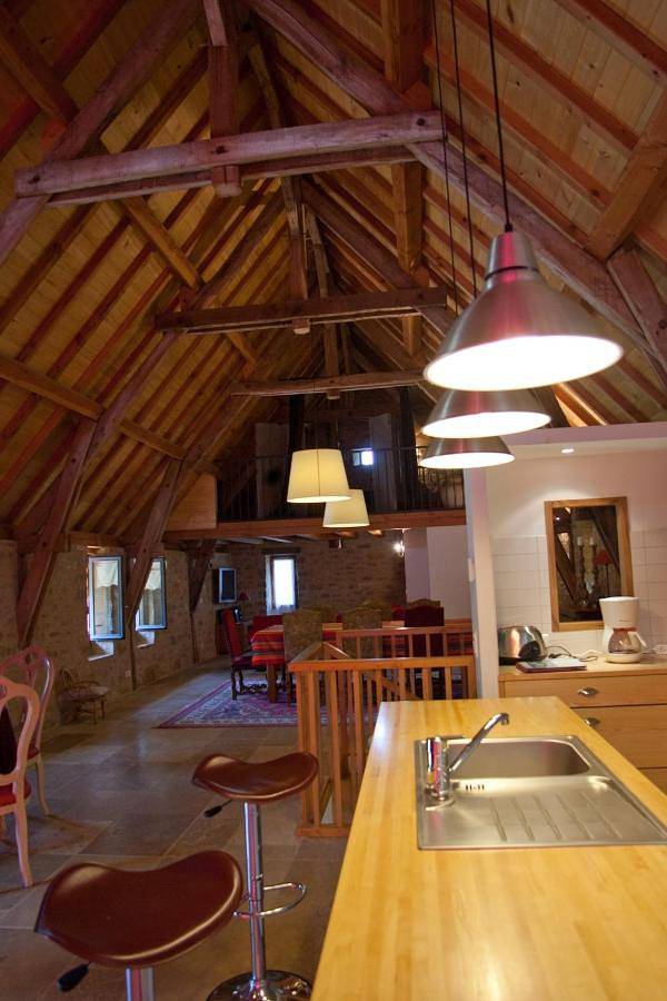 Location de vacances pour 8 personnes, avec piscine et balcon à Camboulit - 2