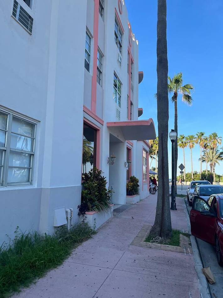 Charming 4-Bed House in Miami Beach hosted by Albe in Atlantic Heights, Miami Beach