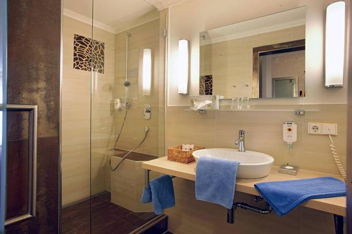 Hotel für 4 Personen, mit Terrasse und Garten sowie Sauna in Lichtenstein - 2