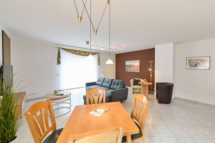 Ferienwohnung für 4 Personen, mit Balkon und Garten in Lieser - 2