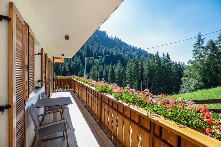 Entire apartment, Apartment 'Bachwiesl Hof Ocker' with Mountain View, Shared Terrace and Wi-Fi in Proveis, Ortler Alps