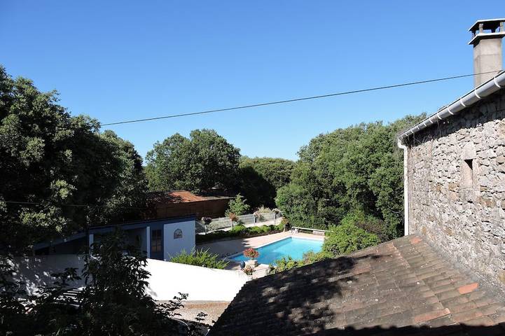 Gîte pour 4 personnes, avec jacuzzi ainsi que piscine et terrasse, animaux acceptés à Saint-Jean-du-Pin - 4