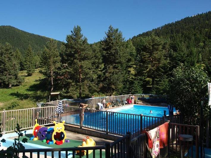 Location de vacances pour 4 personnes, avec piscine et jardin ainsi que bassin pour enfant et vue à Camurac - 2