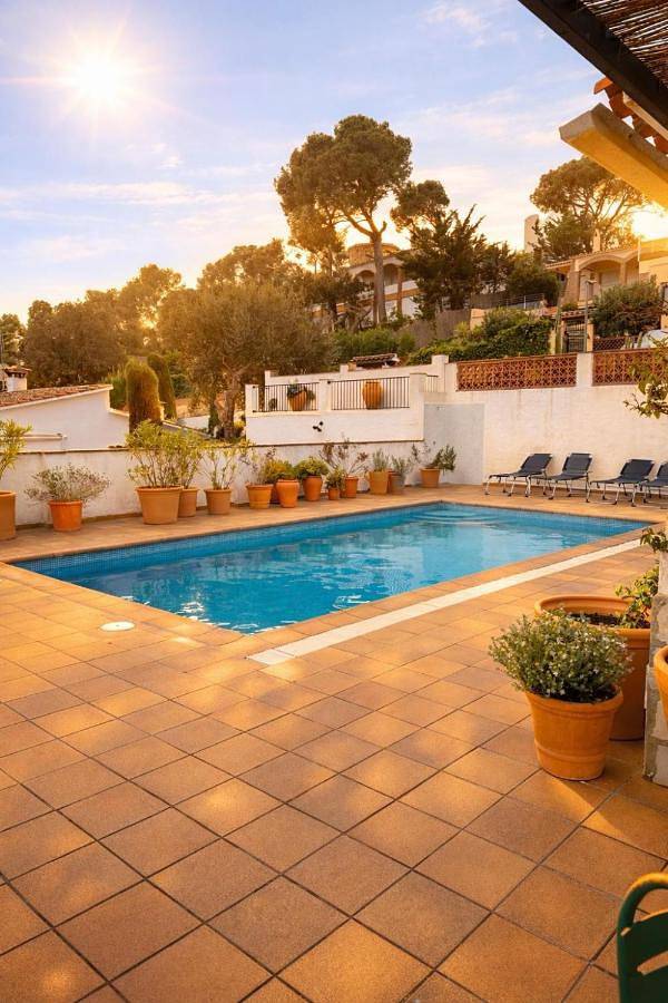 Casa rural para 18 personas, con Balcón y Terraza además de Jardín y Piscina en els Masos de Pals - 2