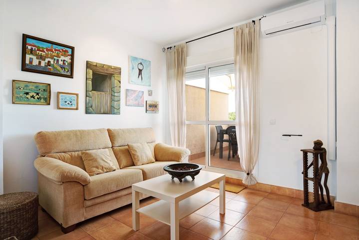 Ganze Wohnung, Ferienwohnung 'Apartamento Sancti Petri' mit Gemeinschaftspool, WLAN und Klimaanlage in Novo Sancti Petri, Chiclana de la Frontera