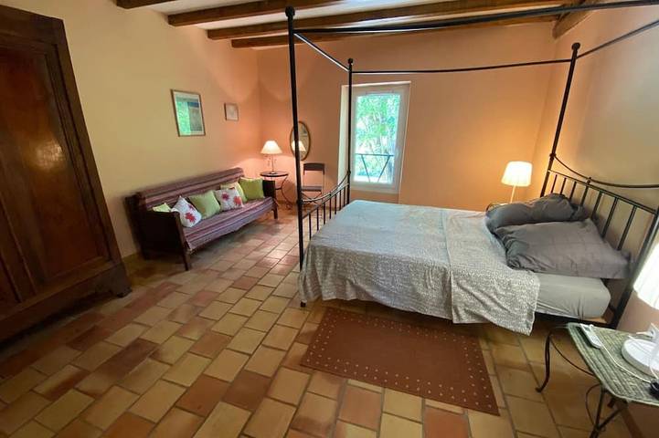 Gîte pour 8 personnes, avec jardin à Bagnols-sur-Cèze - 4