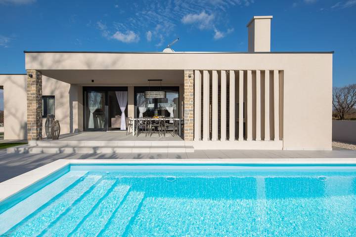 Ferienhaus für 10 Personen, mit Balkon und Terrasse sowie Garten in Nin - 2