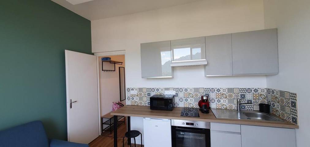 Gîte pour 2 personnes, avec jardin ainsi que vue et piscine dans Parc du Bois Vidal - 4