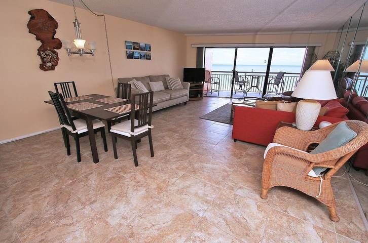 Vacation rental for 2 people, with balcony and pool in Indian Shores