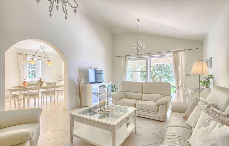 Appartement moderne de 2 chambres avec piscine et Wi-Fi près de la Pizzeria Capri in Tar (Croatia), Tar-Vabriga