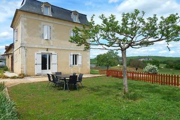Gîte pour 6 personnes, avec jardin à Campagne (homonymie)
