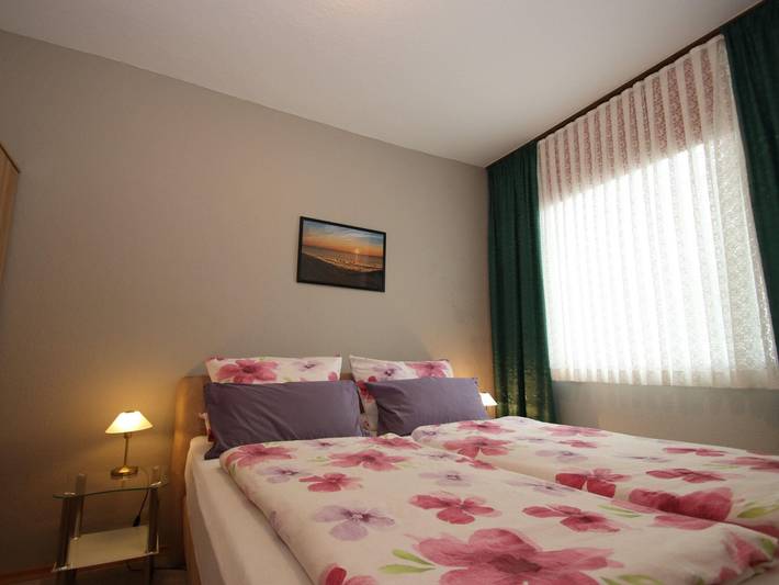 Ferienwohnung für 4 Personen, mit Terrasse und Pool in Großefehn - 3