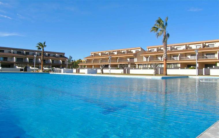 Location de vacances pour 9 personnes, avec balcon ainsi que jardin et bassin pour enfant, animaux acceptés à L'Ampolla - 2