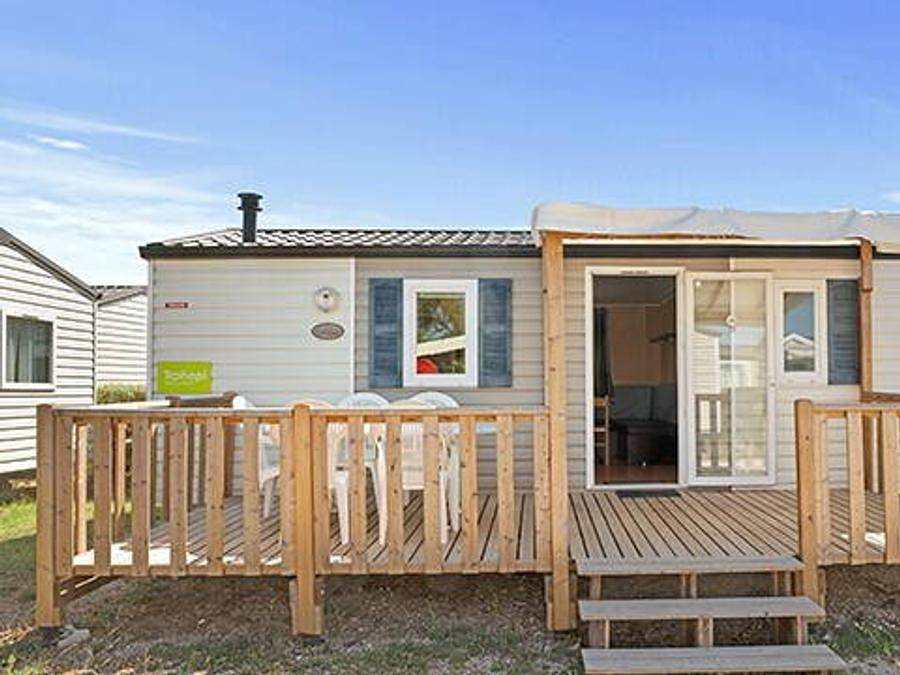 Camping maeva Escapades Millau Plage - Mobilhome 6 personas - Mobil-home | Confort | 2 Dormitorios | 4/6 Pers. | Terraza elevada in Millau (Francia), Parc naturel régional des Grands Causses