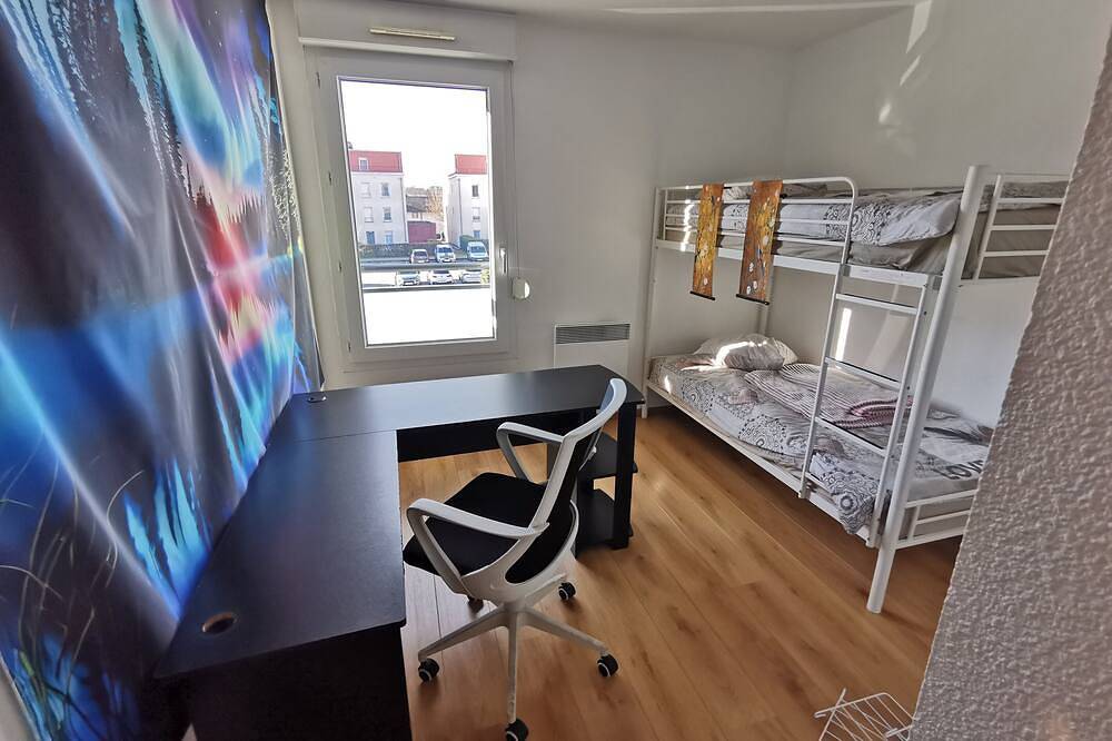 Appartement entier, Appartement « T3 Confort, Piscine, Terrasse » avec vue montagne, Wi-Fi et climatisation in Albertville, Région d'Albertville