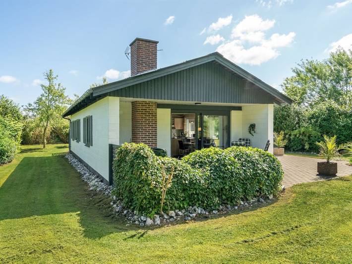 Ferieudlejning for 6 personer, med terrasse i Vejlby Fed