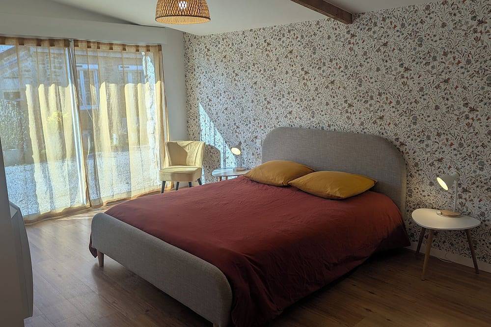 \nnorman stone house, close to the sea and tourist attractions in Quettehou, Región de Cherbourg