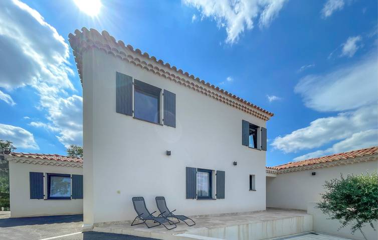Maison de vacances pour 10 personnes, avec terrasse ainsi que jardin et piscine
