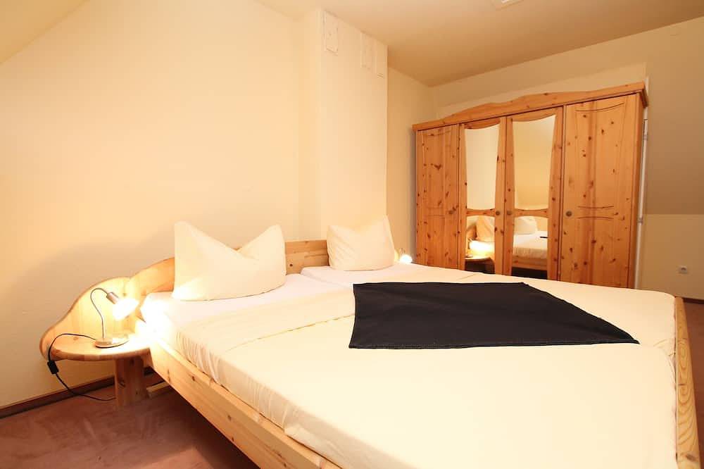 Ganze Wohnung, Reethaus Seeschlößchen, Fewo Silbermöwe, nur 200m bis zum Strand in Büsumer Deichhausen, Dithmarschen