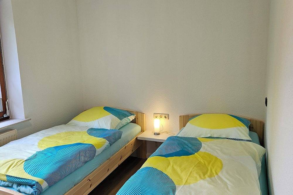 Ganze Wohnung, Helle Ferienwohnung in Ostfriesland mit großem Garten und Terrasse in Friedeburg, Landkreis Wittmund