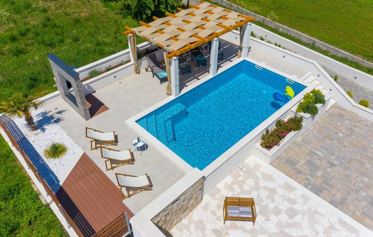 Reizende 22 m² große Wohnung mit Pool, WLAN und Terrasse in Svib, Makarska Riviera