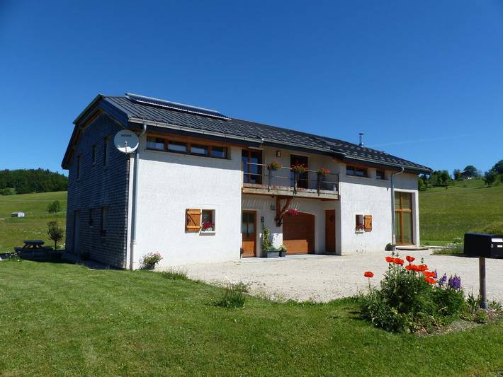 Gîte pour 8 personnes, avec vue et jardin - 1