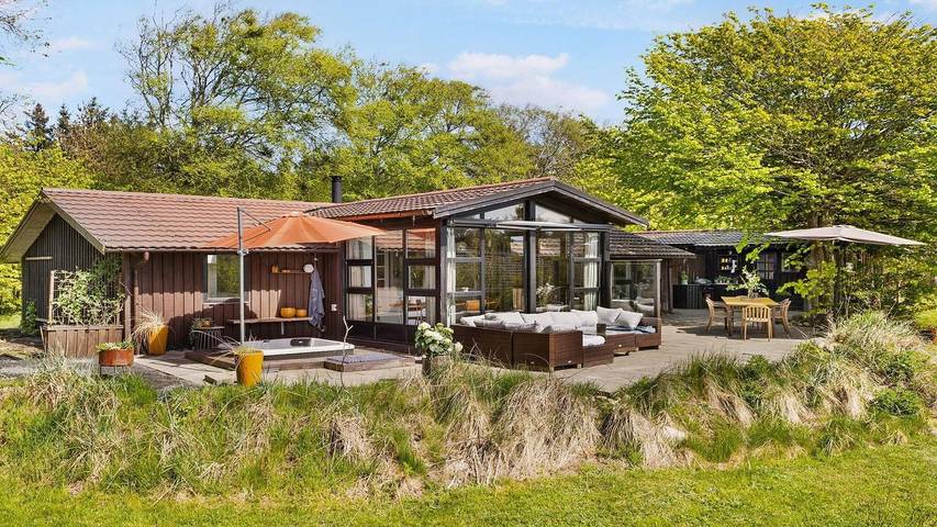 Ferienhaus für 7 Personen, mit Whirlpool, mit Haustier in Blokhus