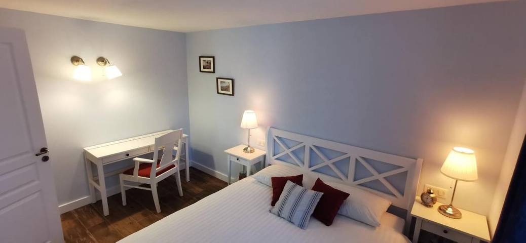 Gîte pour 3 personnes, avec jardin ainsi que vue et terrasse à Marcillac-Vallon - 3