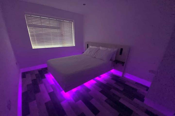 Appartement entier, Spacious 1-Bed Apartment - Sleeps 2 & Parking in Truro, Cornouailles